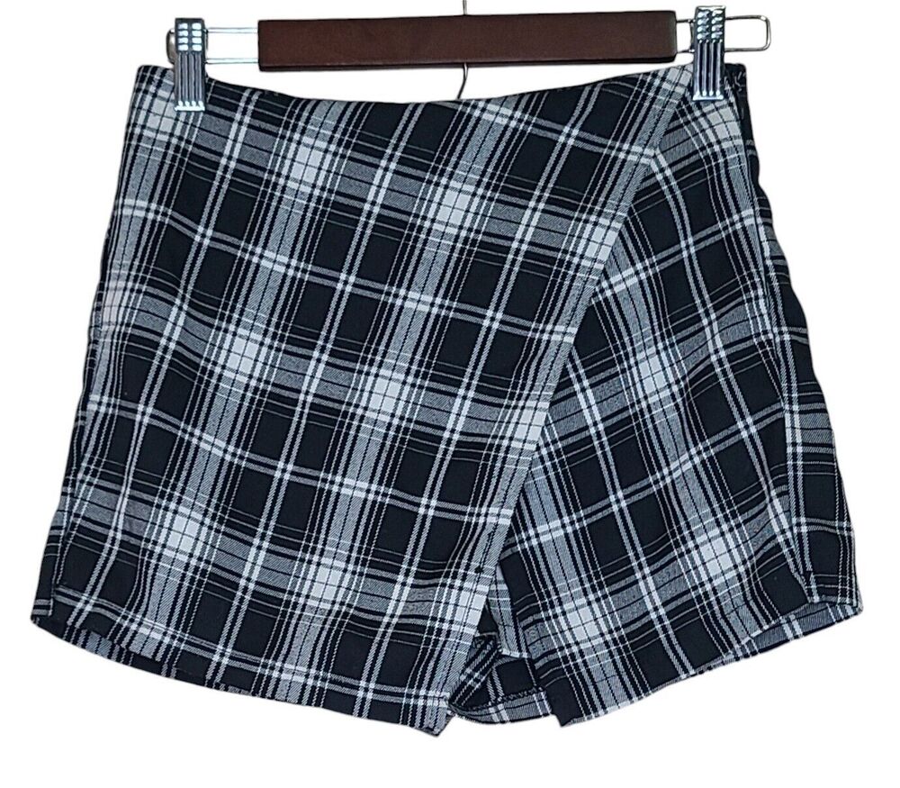 Brandy Melville Y2K Women's Short Black & White Plaid Skort Size 'One Size' XS